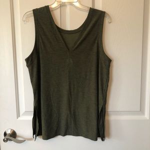 Old Navy Active Workout Tank, V back-L
